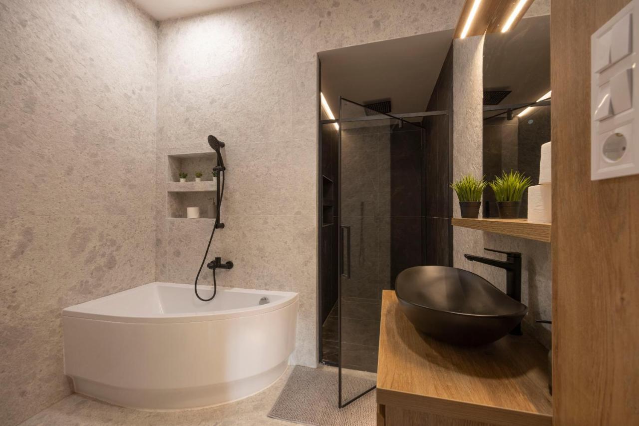 Luxurious & Spacious Central Residence With Balcony Budapest Luaran gambar